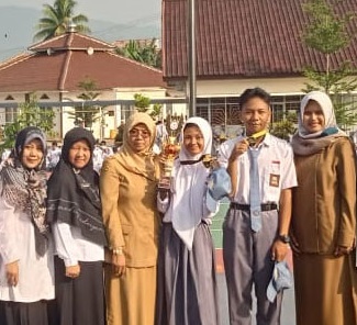 Smanelsa Terus Berkiprah, Siswa-siswi Raih Prestasi